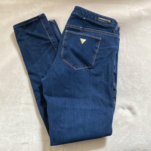Good conditions Curvy X Guess jeans - Picture 2 of 4